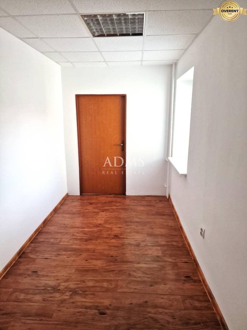 Multifunctional building in the wider city center of Martin