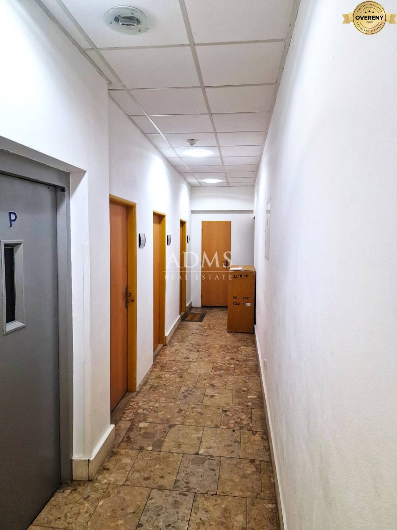 Multifunctional building in the wider city center of Martin