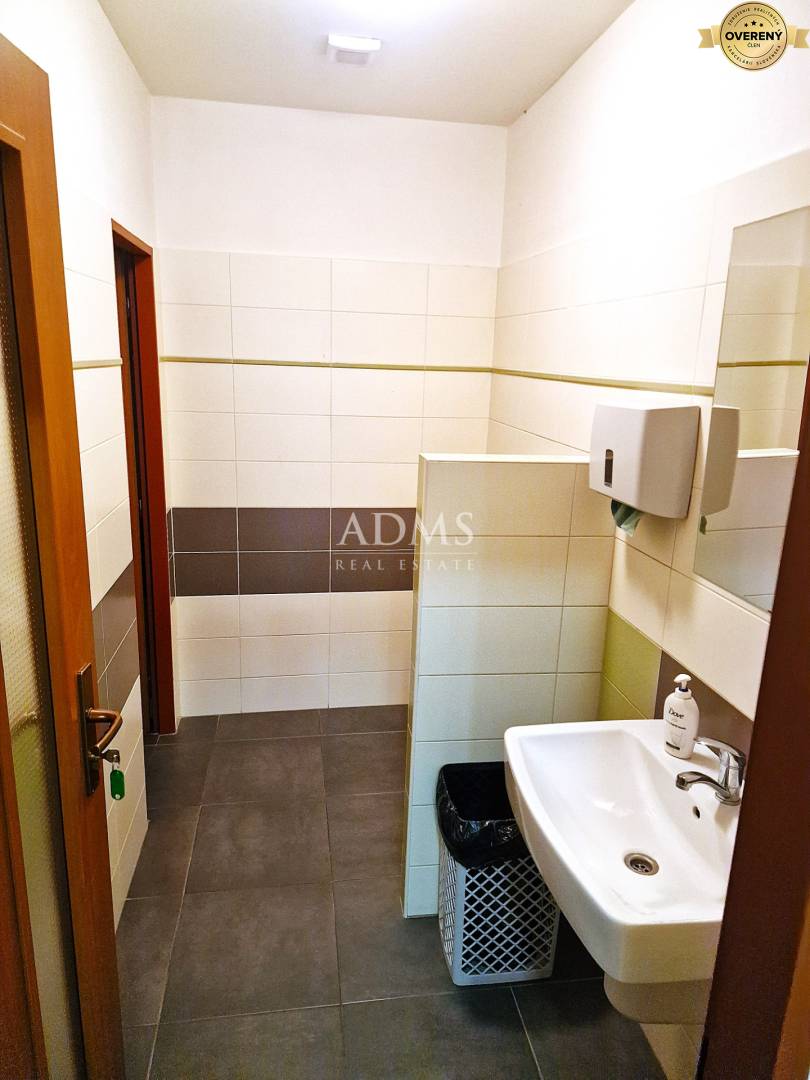 Multifunctional building in the wider city center of Martin