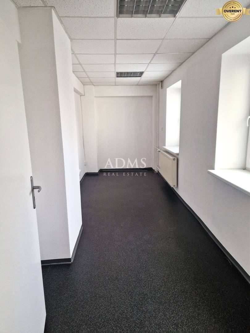 Multifunctional building in the wider city center of Martin