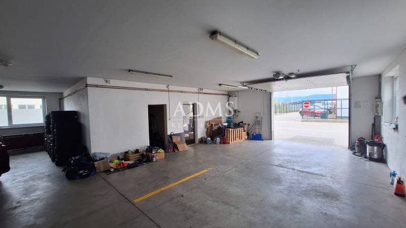 Production and storage hall